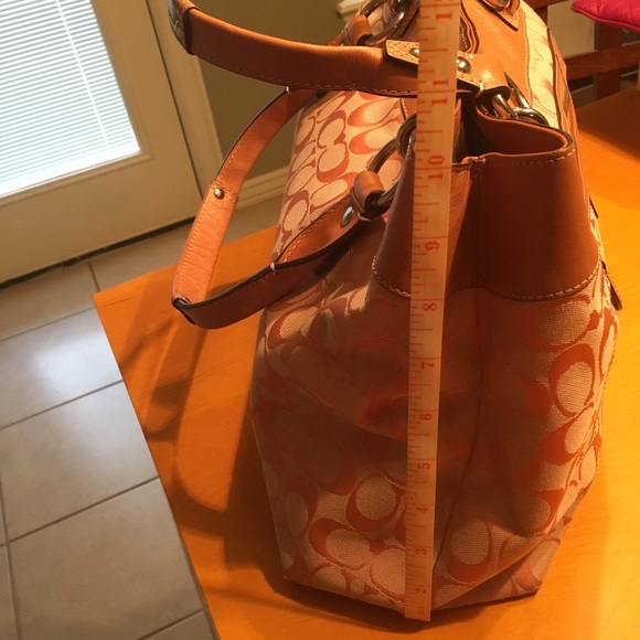 Authentic Coach purse - Picture 5 of 6